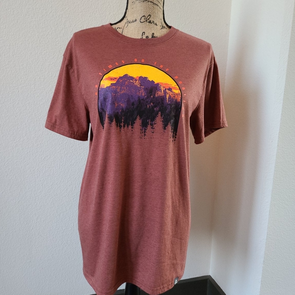 Alpine Design Men's Tshirt Medium